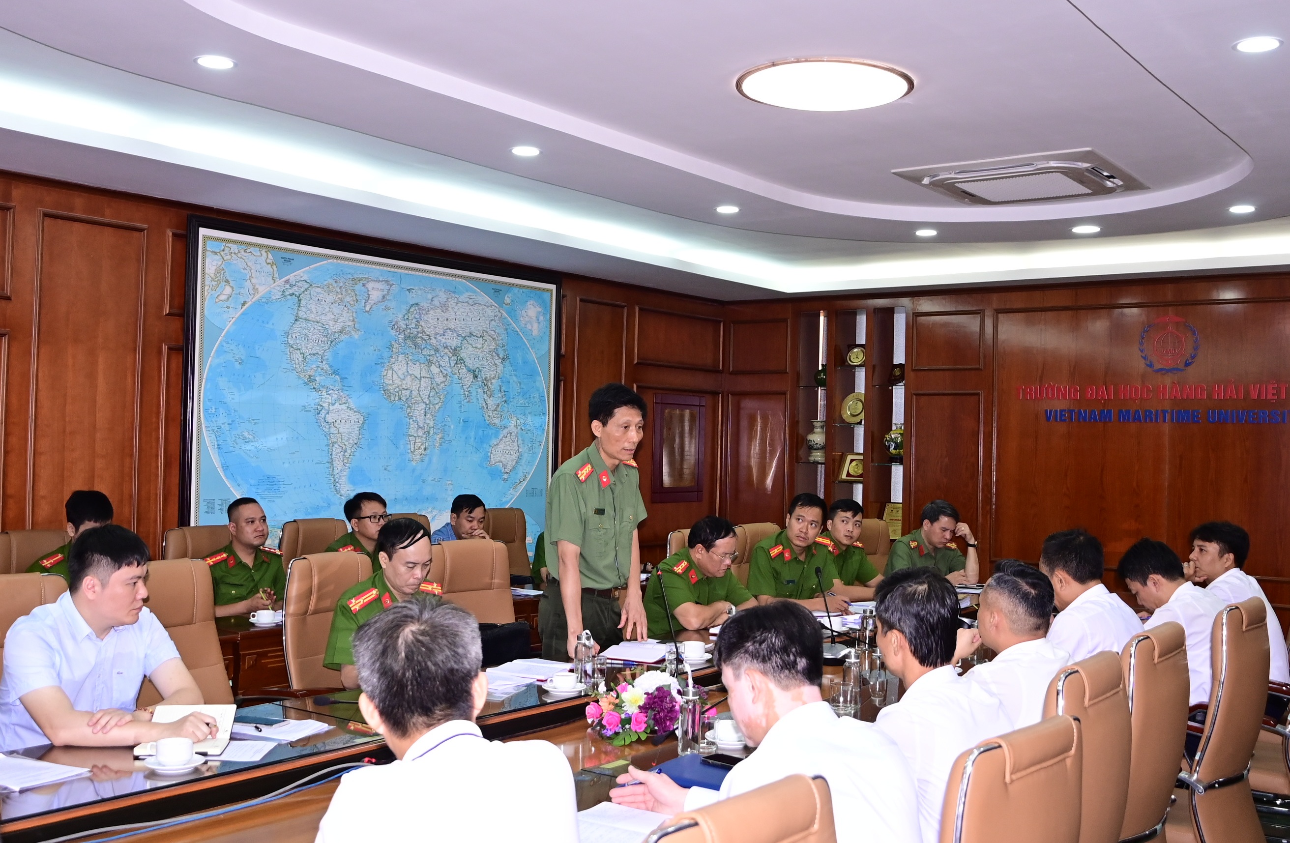 Kiểm tra về PCCC và CNCH tại khu ký túc xá sinh viên trường Đại học Hàng Hải Việt Nam